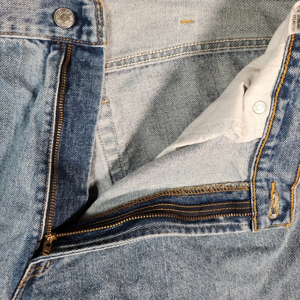 Levi's 560 Jeans Men's 38X30‎ Blue Comfort Fit Light Wash Denim Pants